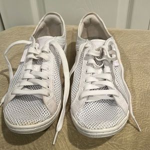 PUMA soft foam sneakers. Comfy and cute!!    Great with jeans -shorts-dresses!